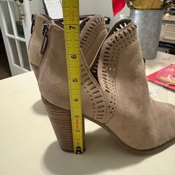 Vince Camuto Suede Women's size 8 Split Shaft Ankle Boots​​ - Picture 9 of 9